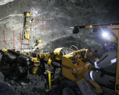 They will create a gold trading company with assets managed by the SAE