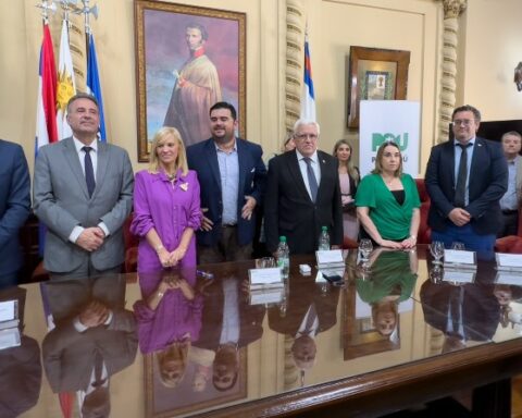 Today Argimón participated in Paysandú in the signing of the bailment for the gender court