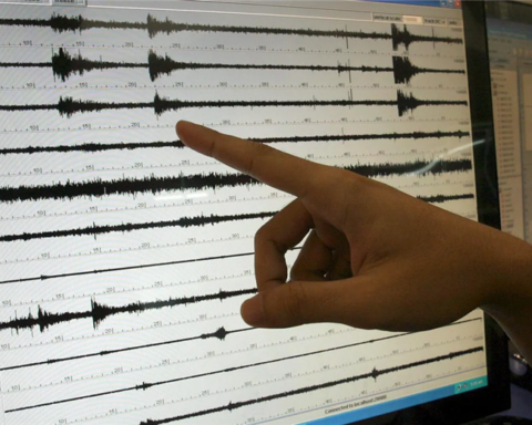 Two dead in a magnitude 6.4 quake in Northern California