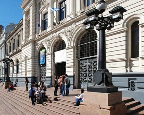 UdelaR announced that "there are no indications" of hacking to its database from Argentina