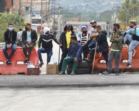 Unemployment would have altered inflation in Colombia compared to that of other countries