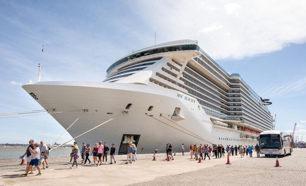 Uruguay received the largest cruise ship in its history: what is it like?