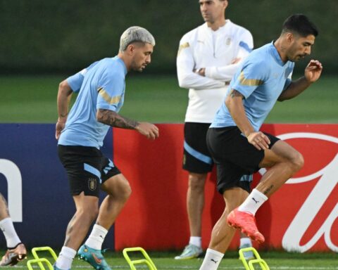 Uruguay seeks qualification for round of 16 this Friday