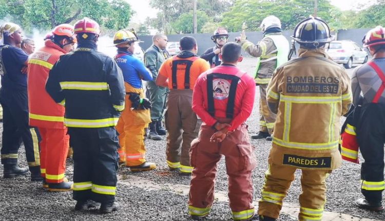 Uruguayan firefighters attend regional training for hybrid and electric vehicles