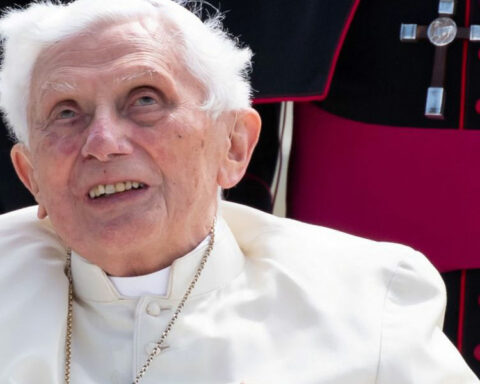 Vatican says Benedict XVI remains stable