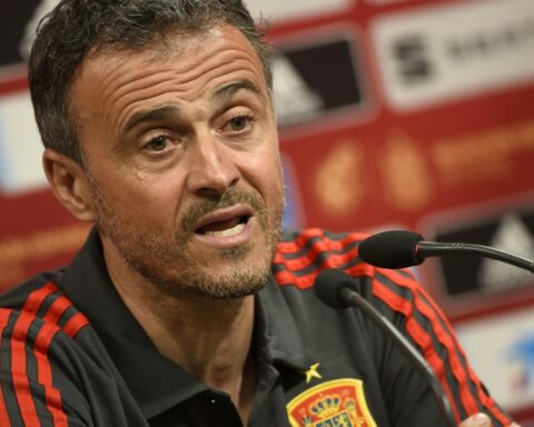 [Video] Spain coach reveals if he lets his players 'give pleasure' before a game
