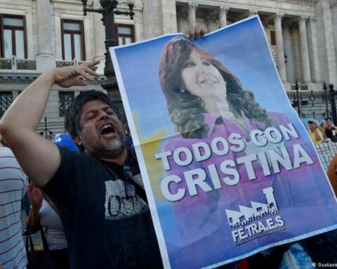 What repercussions does the conviction of Cristina Fernández de Kirchner have?