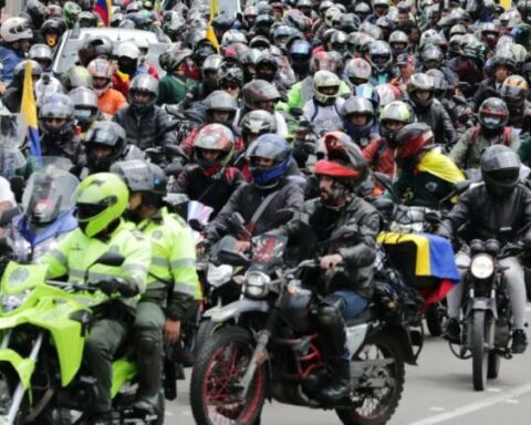 Will there be a 'pico y placa' for motorcycles in Bogotá?  mobility ruled