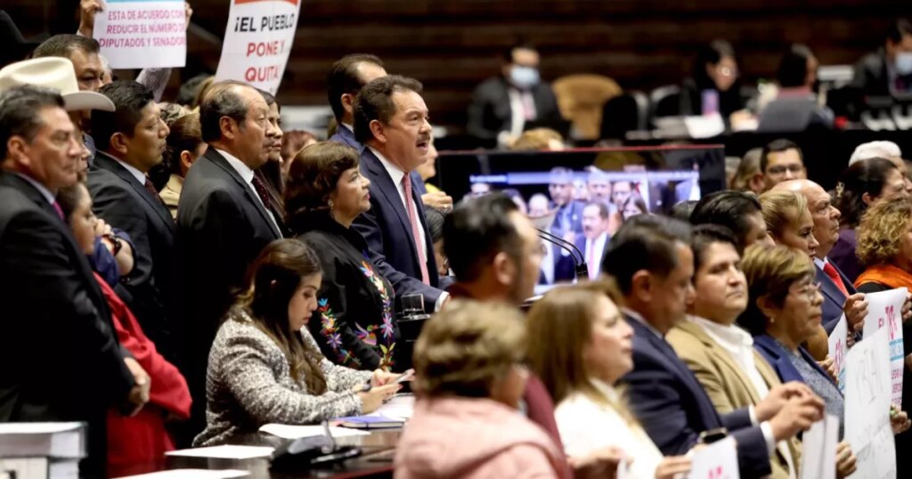 With allegations of illegality, deputies debate AMLO's Plan B on 'fast track'