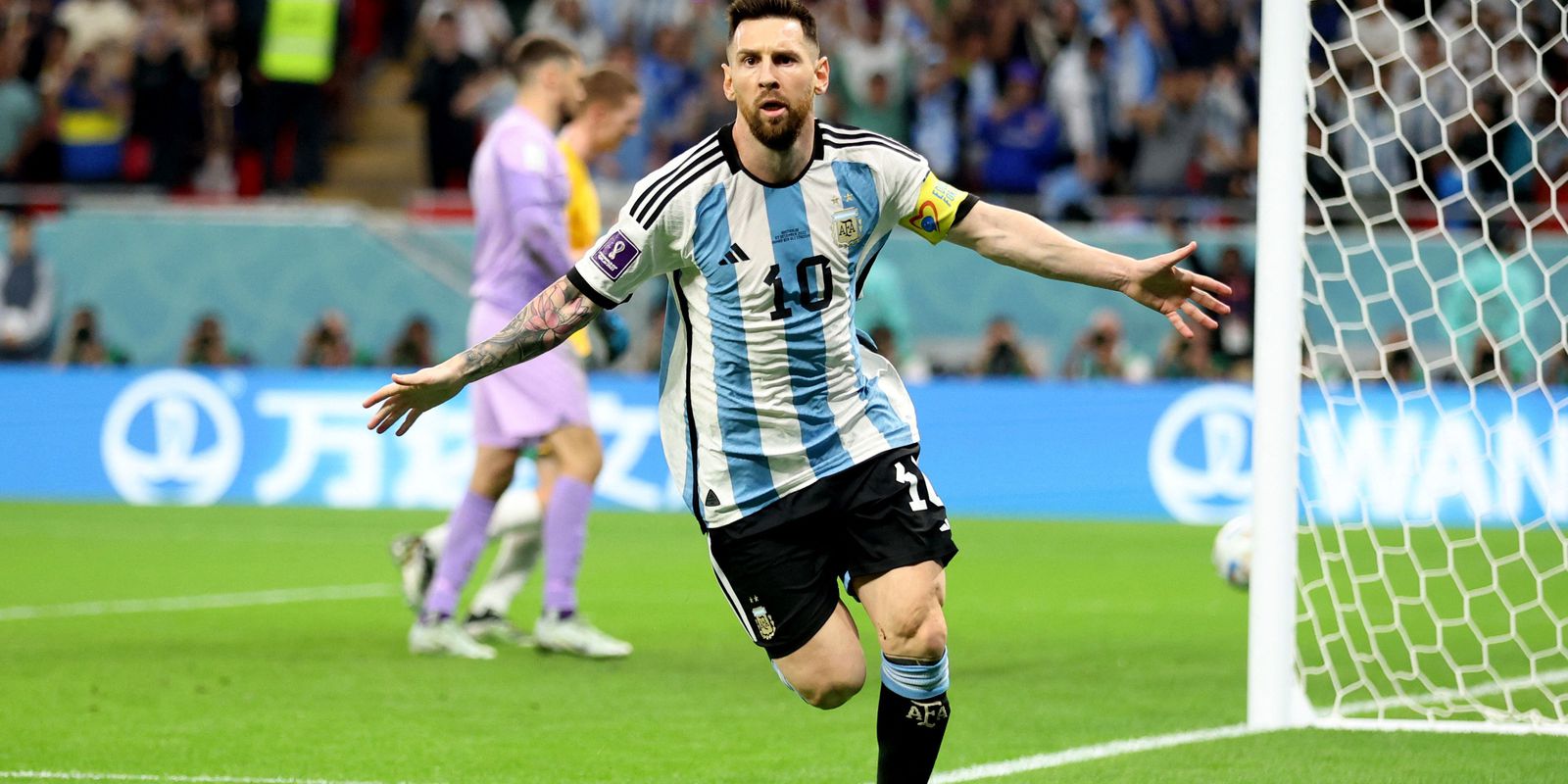 With drama, Argentina beats Australia and advances to face Holland