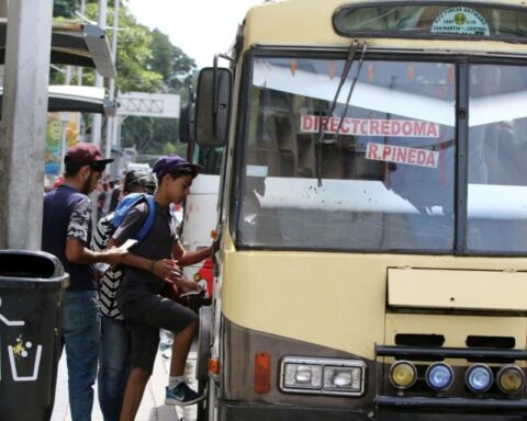 Without agreement with the Government, carriers from Caracas raise fares to Bs 6