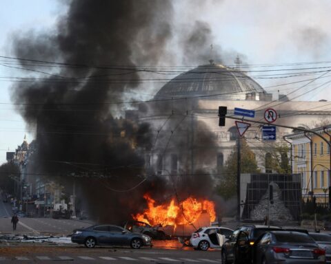 kyiv denounces the death of eight civilians in the center of Kherson by Russian attacks