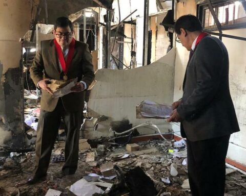 1,200 files burned in the El Pedregal Court, during protests in Arequipa