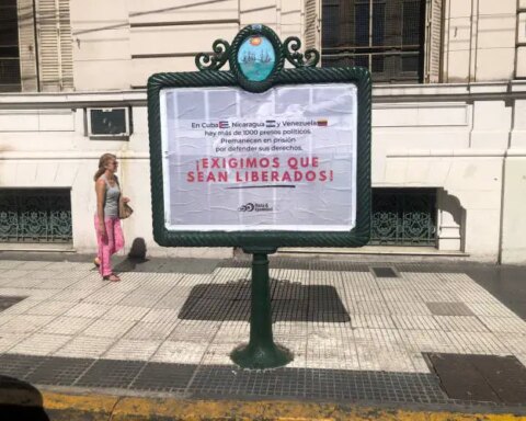 Carteles, Argentina, Presos políticos, Cuba