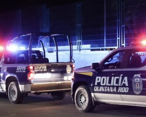A journalist from Cancun is attacked with bullets;  he manages to escape unharmed by escorts