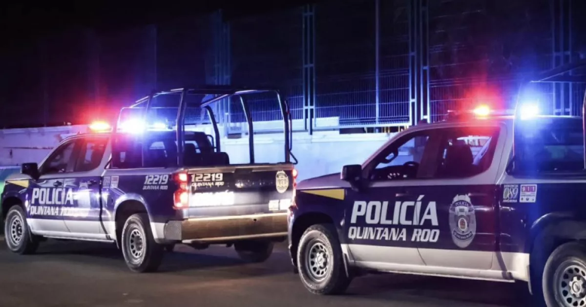 A journalist from Cancun is attacked with bullets;  he manages to escape unharmed by escorts