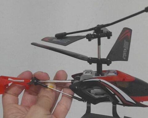 A 'mule' is punished for trying to bring a toy helicopter to Cuba