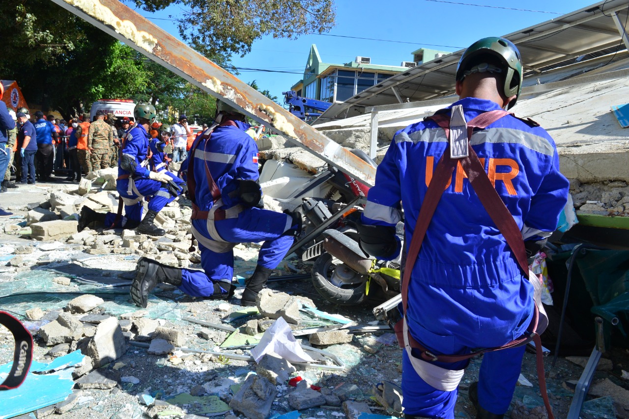 Abinader requests investigation into the collapse of the Multimuebles building in La Vega