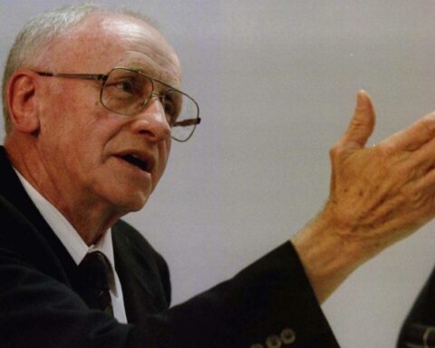 Adriaan Vlok, minister of repression in apartheid in South Africa, has died