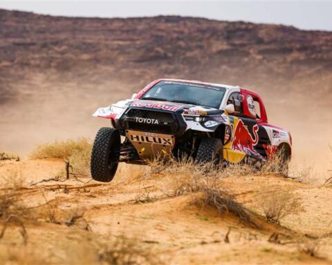 Al-Attiyah wins the fifth stage of the Dakar, Carlos Sainz was second