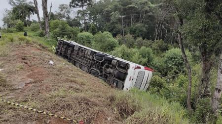 An Argentine child and his mother died when a bus fell down a ravine in Brazil