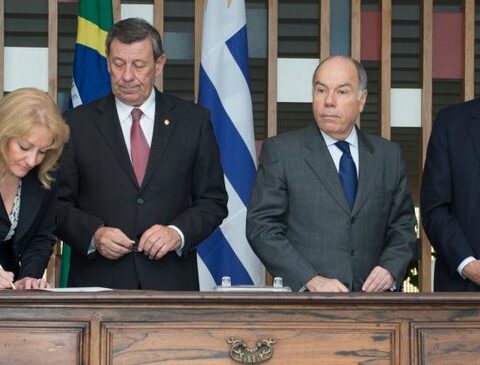 An agreement between Uruguay and China would destroy Mercosur, said Brazil's foreign minister