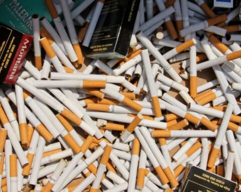 Anti-smoking law will reduce diseases and protect minors, say specialists