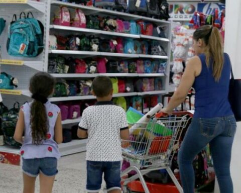 Around 350,000 pesos would be the investment of households in tools