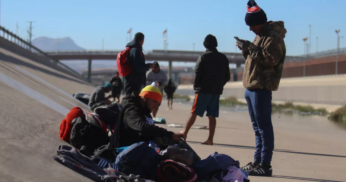 Arrests of migrants at the US-Mexico border drop in early January