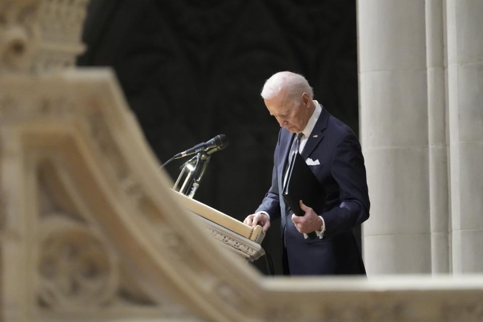 Biden inicia tercer año de su mandato acosado por escándalo