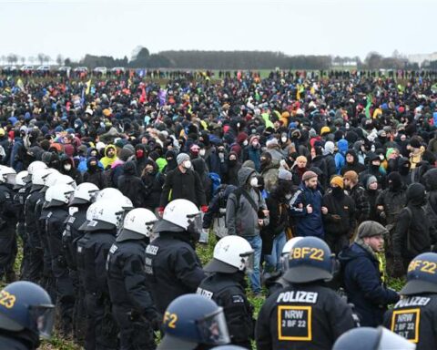 Brawls at environmental protest with Greta Thunberg in Lützerath
