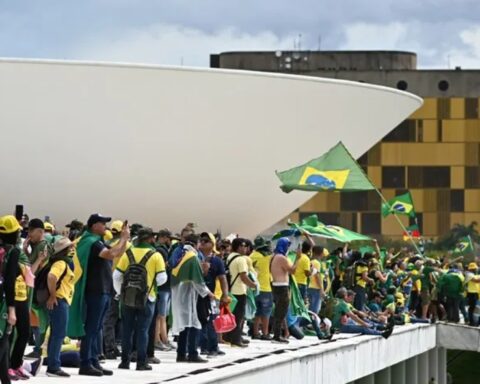 Brazil in crisis: radical Bolsonarists invade the headquarters of the three powers of the State of Brazil