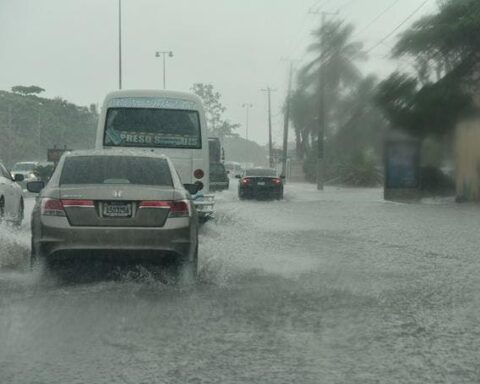 COE pone en alerta verde 7 provincias y al D.N. por vaguada
