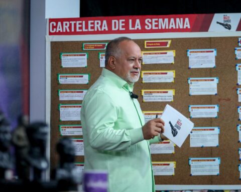 Cabello assures that the Law for NGOs "will end anarchy and disorder"