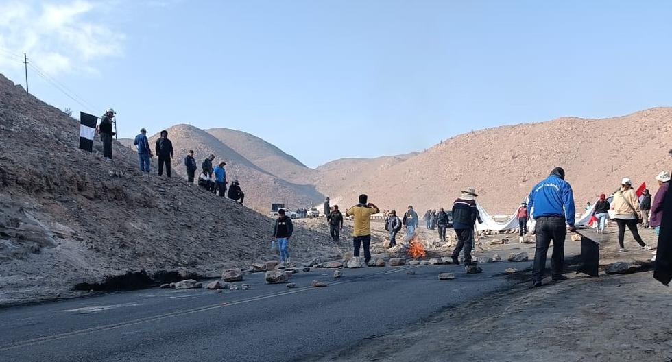 Camaná is the critical blocking point on the Panamericana Sur de Arequipa