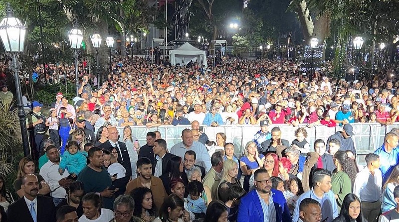 Caraqueños received the year 2023 in the Plaza Bolívar