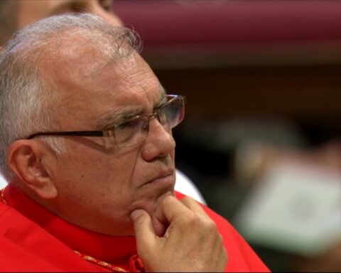 Cardinal Baltazar Porras denounced that they do scams in his name after hacking his cell phone