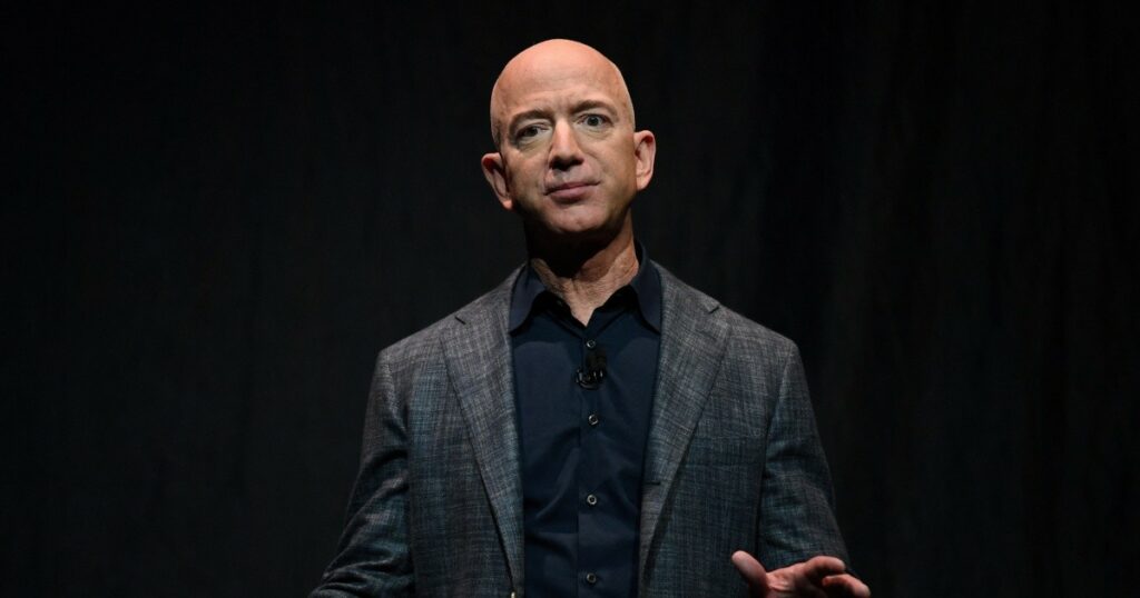 Celebrities in Real Estate: Jeff Bezos, Maluma, Angelina Jolie and Marco Antonio Regil, among others