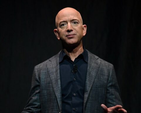 Celebrities in Real Estate: Jeff Bezos, Maluma, Angelina Jolie and Marco Antonio Regil, among others