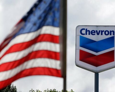 Chevron sends two oil tankers to Venezuela under new license