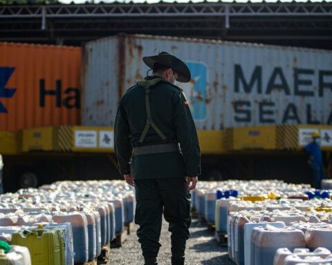 Colombia seizes a record 671 tons of cocaine in 2022