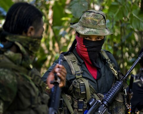 Colombia sentences ELN leader, while the guerrillas sit again in Caracas