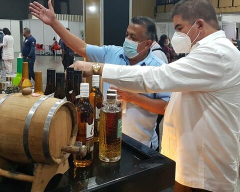 Cuban rum exports fell due to the poverty of the harvest and "the lack of packaging" in Matanzas