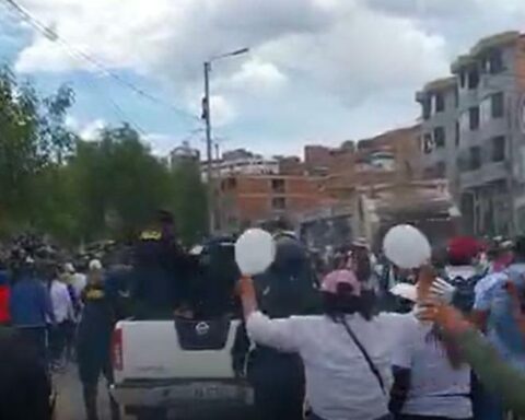 Cusqueños prevent the entry of more protesters to Cusco (VIDEO)
