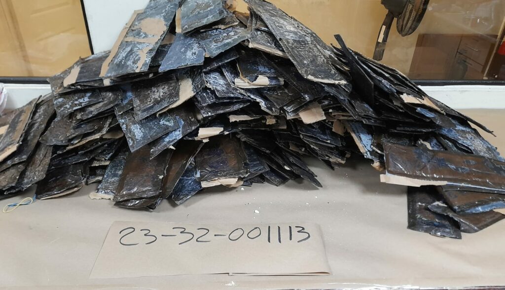 DNCD seizes sheets with 48 kg of cocaine in Santo Domingo Este