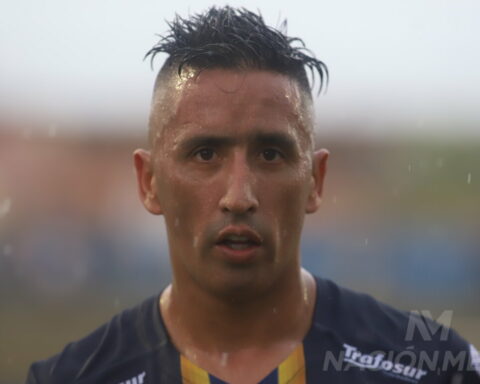 Debut and goal of Lucas Barrios in Paraguayan football