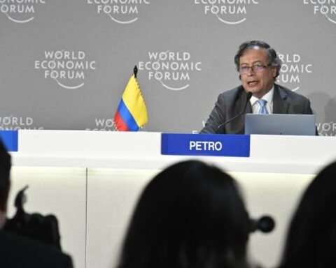'Decarbonized capitalism': Petro's final proposal in Davos