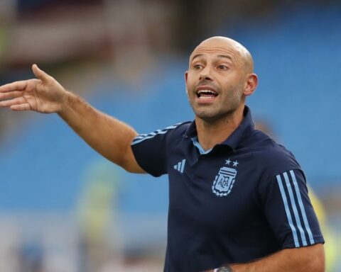 Defeat for Mascherano in Argentina's debut