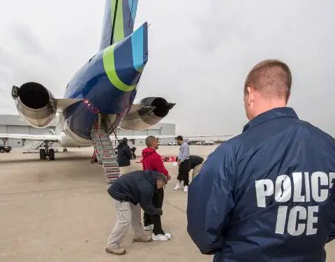 Vuelos de deportación