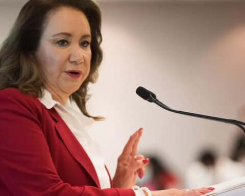 Deputies receive the first request for impeachment against Minister Esquivel